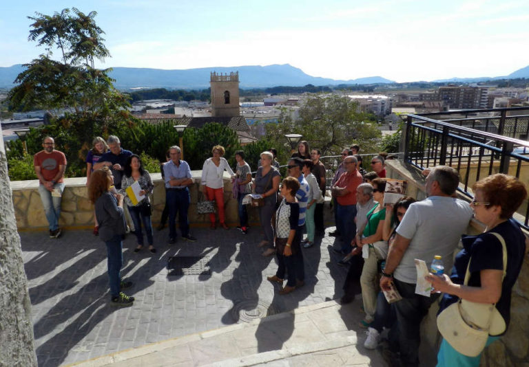 Un matí de diumenge fent la Ruta Literària per Castalla – 2.10.16
