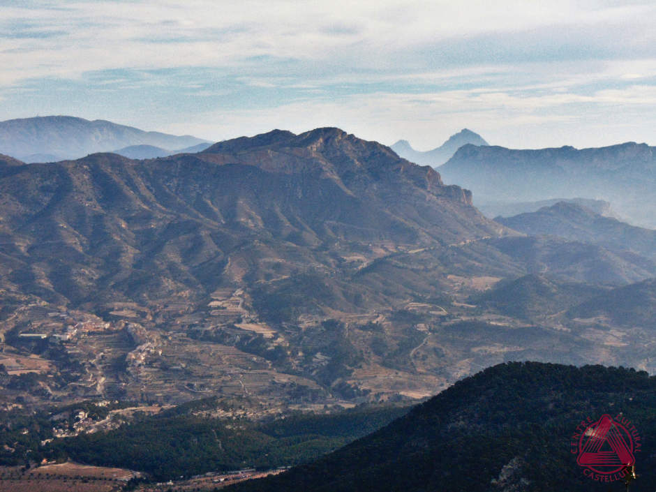 Les Rutes del Centre: Ombries del Maigmonet i el Maigmó – Tibi (FdC 37) 10.2.19 3 Les Rutes del Centre: Ombries del Maigmonet i el Maigmó – Tibi (FdC 37) 10.2.19 3